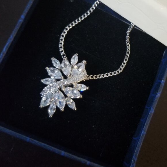 18k White Plated Swarovski Elements crystal Marquise Women's Necklace - Picture 7 of 9